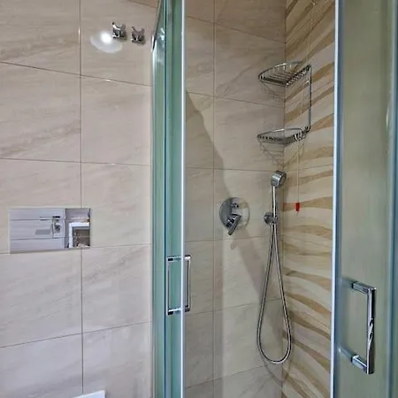 A Pirri, Via E. Toti. Cagliari. Rosas Rooms. Apartment *