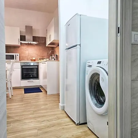 Apartamento A Pirri, Via E. Toti. Cagliari. Rosas Rooms. Cagliari