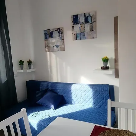 Apartamento A Pirri, Via E. Toti. Cagliari. Rosas Rooms.